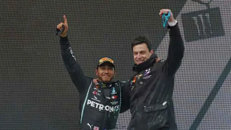 Hamilton követelését nem teljesíti a Mercedes: így áll a szerződéshosszabbítási szappanopera 