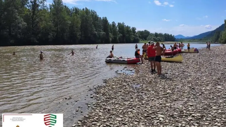 Vízitúrán a nagycsaládosok  - Senki sem maradt szárazon 