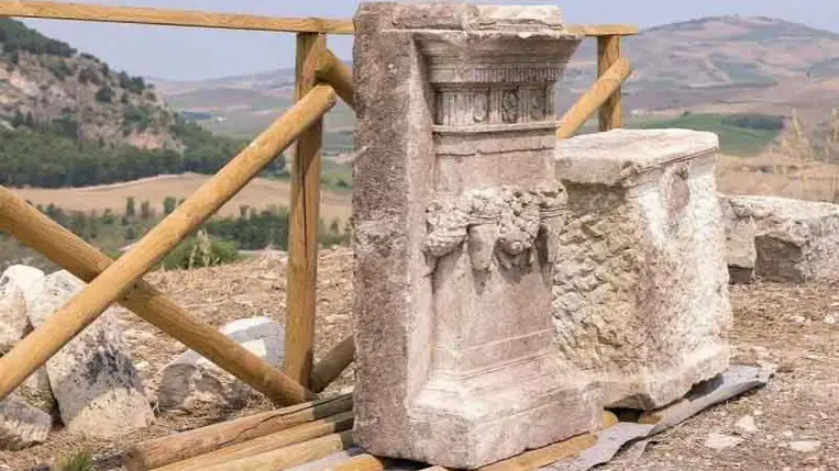 Hellenisztikus korból származó oltárt rejtett egy lakóház