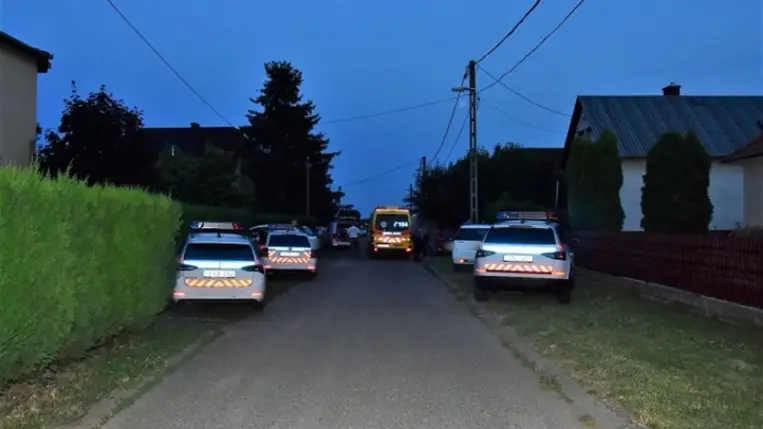 Egy józsai férfi többször megszúrta egy késsel a feleségét, majd magával is megpróbált végezni. Fotó: police.hu