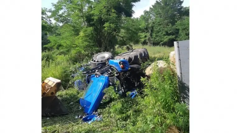 Halálos traktorbaleset Bajót térségében. Fotó: police.hu