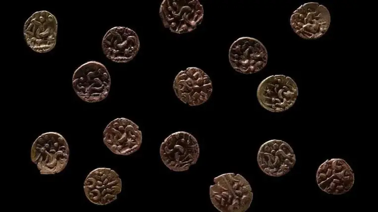 Hihetetlenül értékes, vaskori aranyérmékből álló kincset találtak