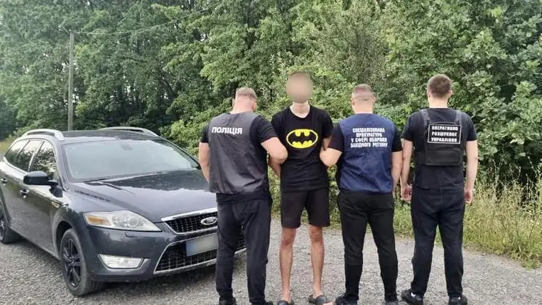 Lebukott egy 21 éves beregszászi járási embercsempész Kárpátalján. Fotó: Kárpátaljai Rendőrség