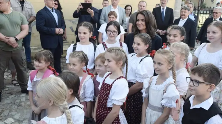 Novák Katalin megérkezett Beregszászra. Fotó: Kovács Elemér