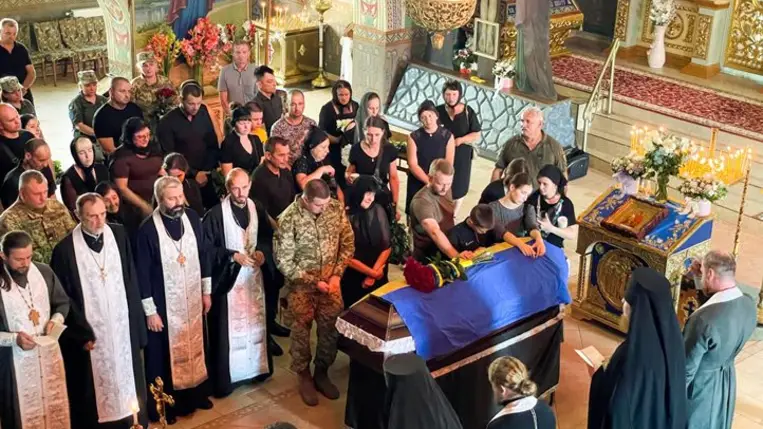 Munkácson elbúcsúztak a 48 éves Vitalij Klimenko elesett katonától. Fotó: Munkácsi Városi Tanács