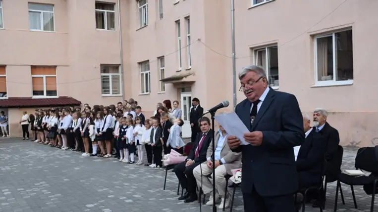 Becsengettek – Tanévnyitó a Beregszászi Bethlen Gábor Magyar Líceumban. Fotó: Kovács Erzsébet