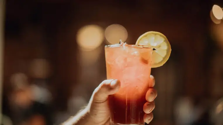 Súlyos betegséget okozhat a jégkocka az üdítőkben 