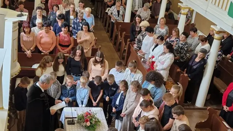 Hálaadó istentisztelettel nyitották a tanévet Badalóban - Semmiért se aggódjatok