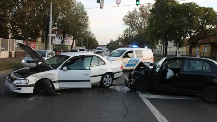 Bódult állapotban okozott balesetet a 21 éves férfi. Fotó: police.hu