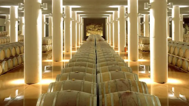 500 év óta először kaphatók Magyarországon egy neves borászat termékei