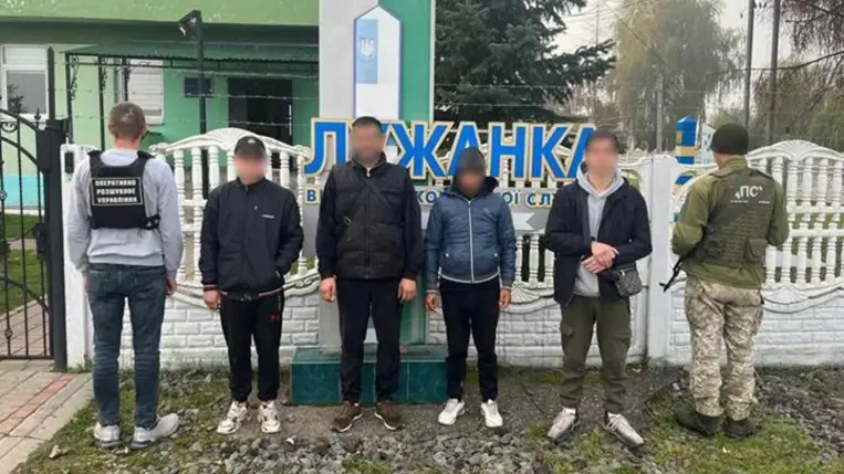 Egy 17 éves fiú is segítette a hadkötelesek illegális határátlépését Asztélynál. Fotó: Ukrán Állami Határszolgálat