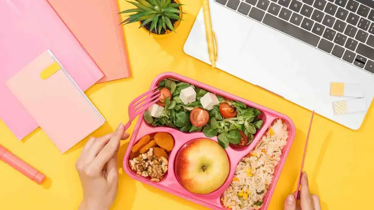  Lusta diéták: 5 fogyókúrás tipp lustáknak és nagyon elfoglaltaknak 