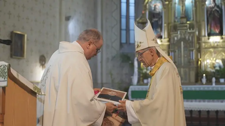 Majnek Antal nyugalmazott püspök kapta a Pásztor Ferenc-díjat  - A nehéz időkben sem hagyta el kárpátaljai híveit