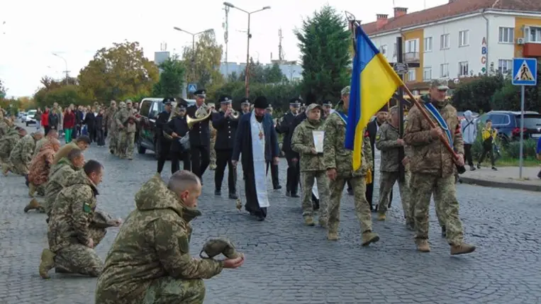Csapon október 17-én vettek végső búcsút az orosz-ukrán háborúban esett védőtől, a 36 éves Viktor Kononenkótól. Fotó: Csapi Városi Tanács
