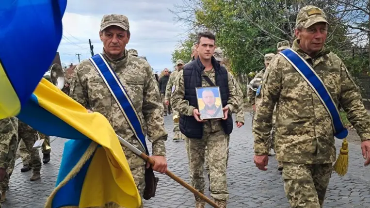 Kárpátalján végső búcsút vettek az orosz-ukrán háborúban elesett Dmitro Mihovicstól