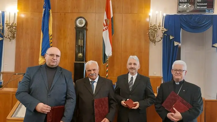 Díjátadó a Bethlen Gábor Alapítványnál – Kárpátaljaiak a kitüntetettek között