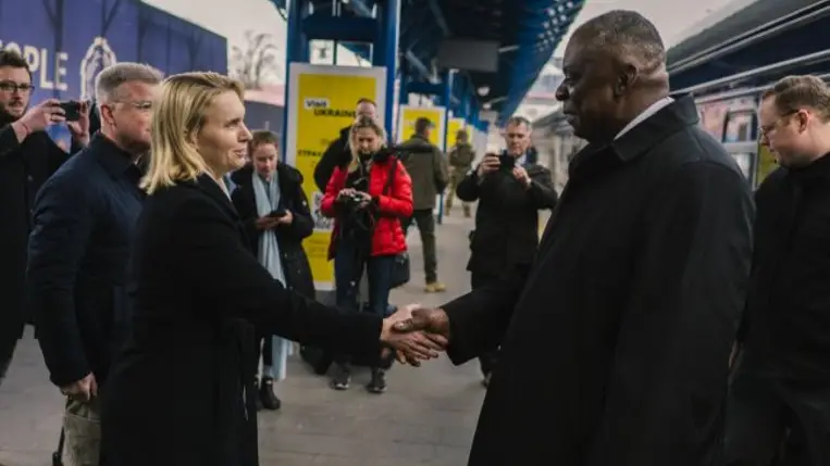 Váratlanul Kijevbe érkezett az amerikai védelmi miniszter. Fotó: twitter.com/SecDef