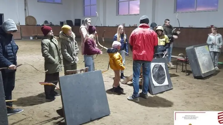 A Szelíd Lovasközpontban jártak a nagycsaládosok - Csapatépítő program a kamaszoknak