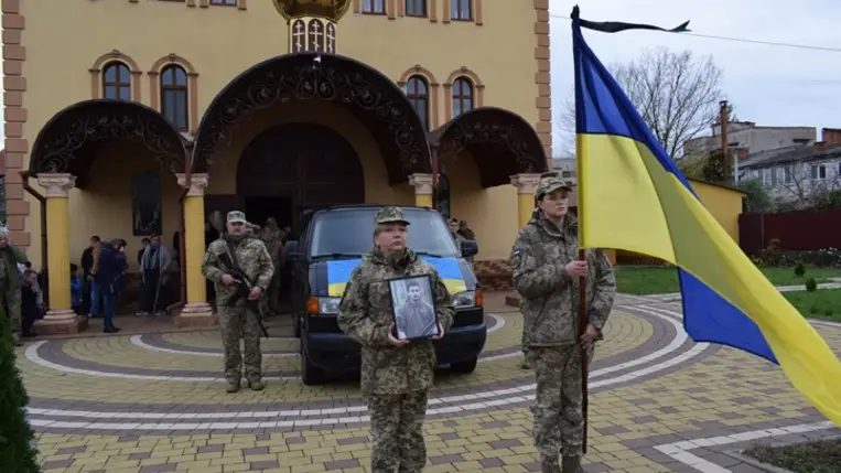 Beregszászban utolsó útjára kisérték Szamad Minyorov őrnagyot. Fotó: Facebook