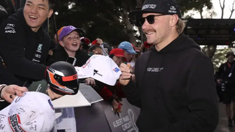 Új Forma-1-es csapatba vágyik a többszörös futamgyőztes pilóta