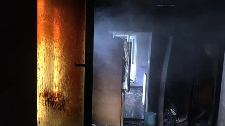 A Beregszászi járásban található Siroke községben található egyik lakóépületben keletkezett tűzben meghalt egy 41 éves férfi. Fotó: DSZNSZ