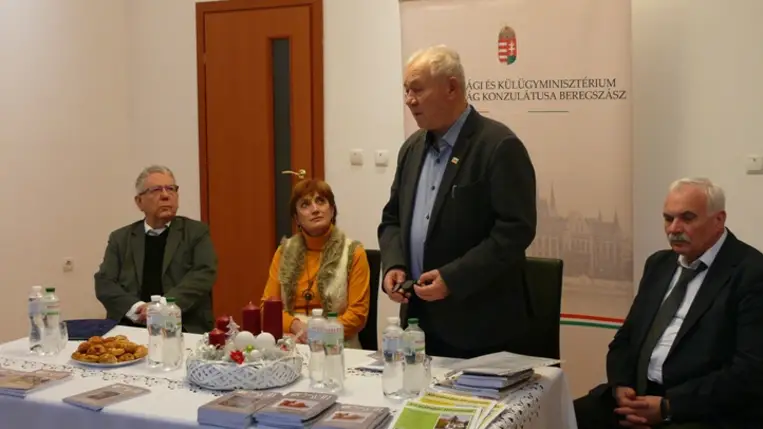 Irodalmi Kilátó: Tollal a békéért. Fotó: Kárpátinfo/Kovács Elemér