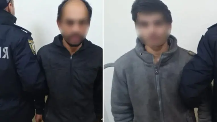 Kárpátalján őrizetbe vettek két férfit egy 80 éves viski asszony kirablásának gyanújával. A férfiak akár 15 év börtönbüntetést is kaphatnak vagyonelkobzással együtt. Fotó: Nemzeti Rendőrség