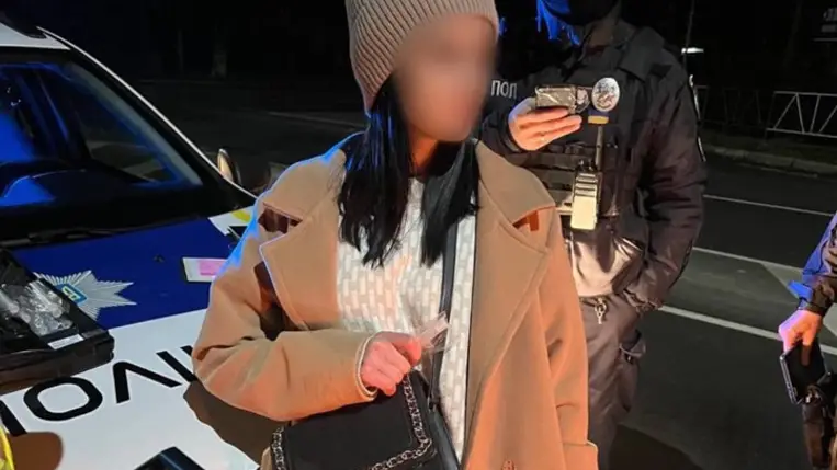 Részeg női sofőr bukott le Munkácson. Fotó: Kárpátaljai Járőrszolgálat