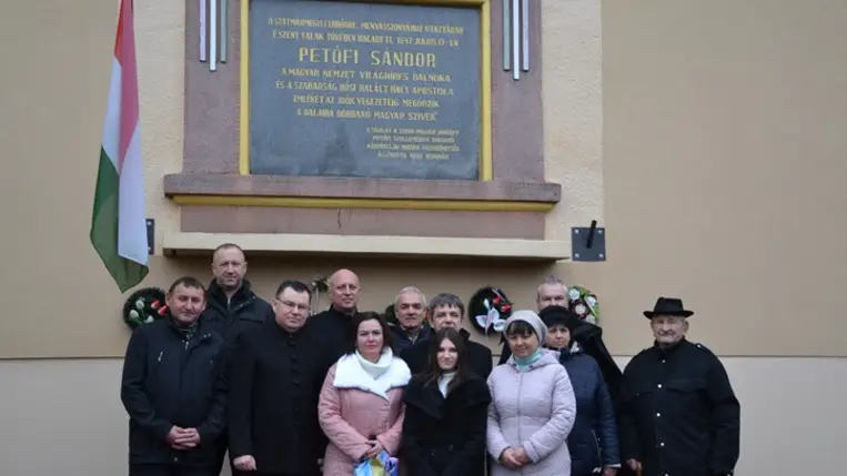 A 201 éve született Petőfire emlékeztek Badalóban