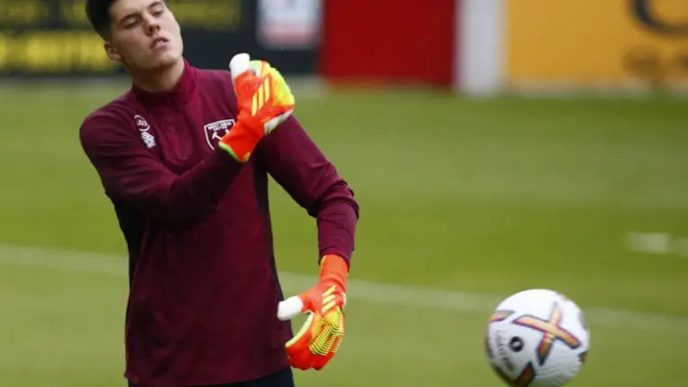 Egy napja tért vissza, de máris távozott a West Ham United magyar kapusa