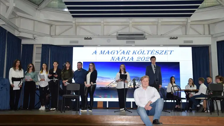 Versünnep a Rákóczi Főiskola filológiai tanszékének szervezésében - „Mától szabadnak álmodom magam”