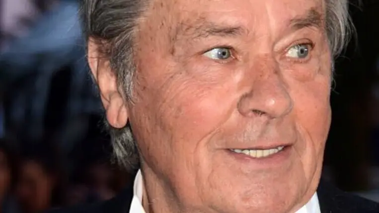 Alain Delon magas szintű ukrán kitüntetést kap