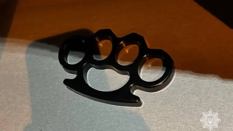 Boxerrel a zsebében sétált Ungvár utcáin. Fotó: Kárpátaljai Járőrszolgálat