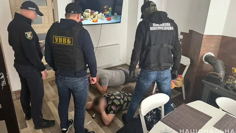 Kárpátalján őrizetbe vettek egy 37 éves embercsempészt. Fotó: Nemzeti Rendőrség