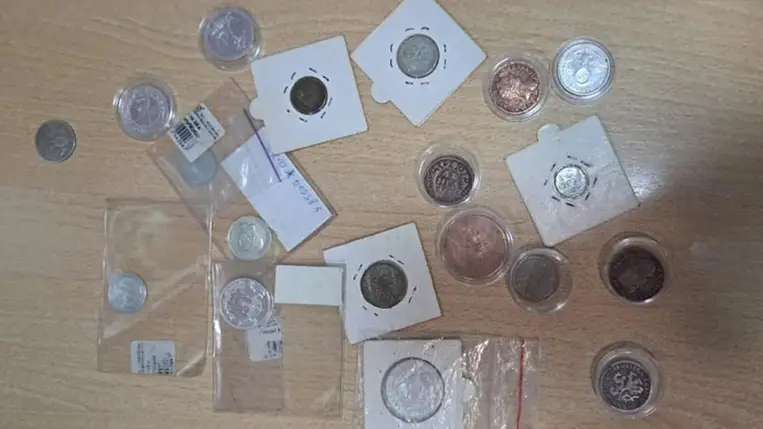 19 régi érmét találtak egy férfinél a szlovák határon az ukrán határőrök. Fotó: Ukrán Állami Határőrszolgálat