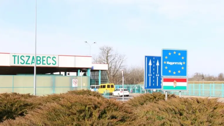 Tiszabecsi közúti határátkelőhely az ukrán-magyar határon. Fotó: Police.hu