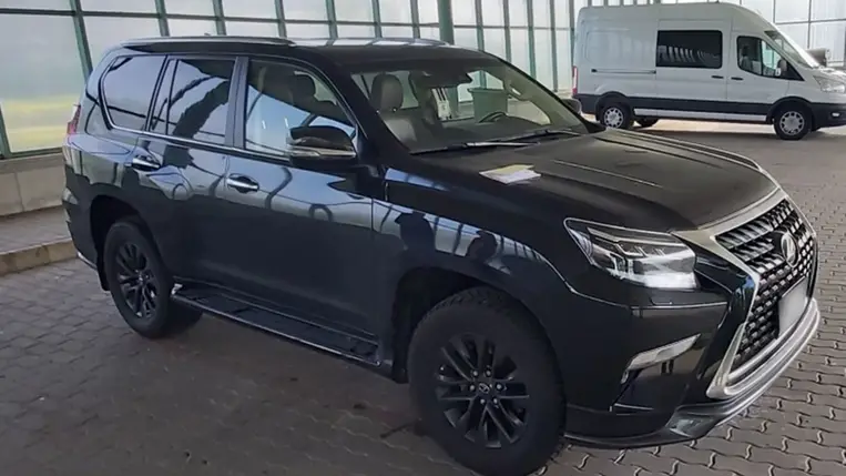 Körözött személygépkocsi a beregsurányi határon. Fotó: Police.hu