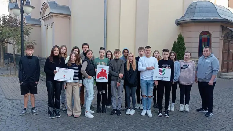 Kamasz hétvége a KMNE-ben -  Kapcsolj ÁT! 