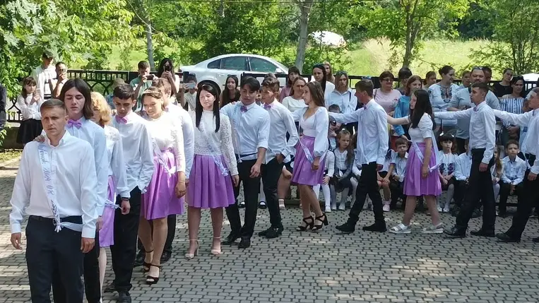 Tanévzáró a Beregszászi Zrínyi Ilona Líceumban - Akarni és bízni rendületlenül.  Fotó: Kárpátinfo/Kovács Erzsébet