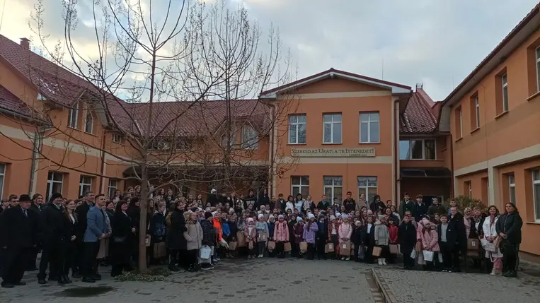 Egyházkerületi ének- és szavalóverseny Nagydobronyban - Földi utam nem magamban járom…Fotó: Kárpátinfó/ Kovács Erzsébet