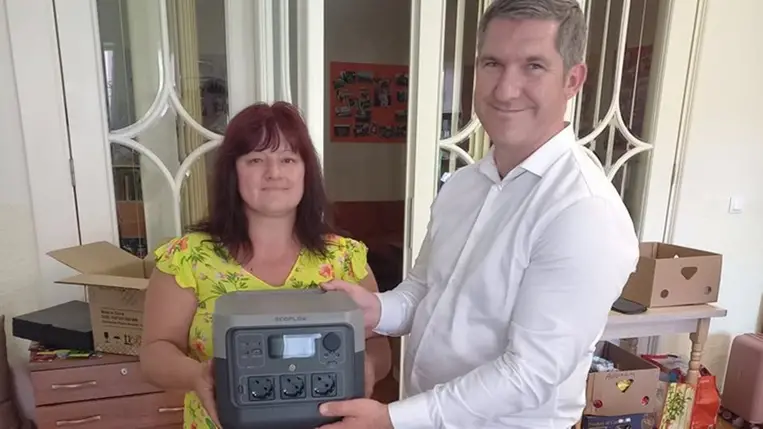 Hordozható áramforrás a nagycsaládosoknak - Segítségnyújtás a szükségben