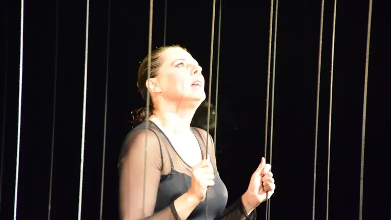 Teltház pluszos színházi előadás Beregszászban - Karády: Csak egy nap a világ? Fotó:Kárpátinfó/ Kovács Elemér