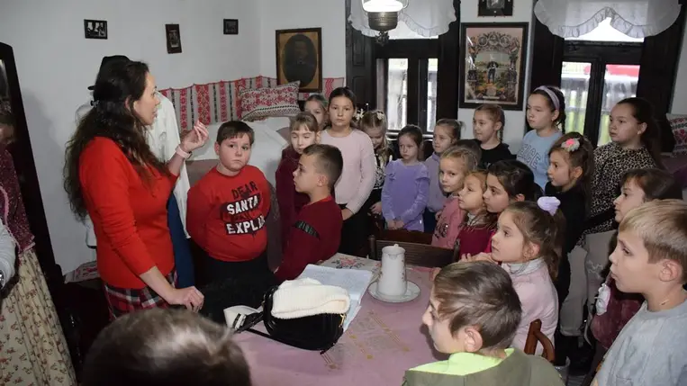 Évadzáró foglalkozás a Nagyberegi Tájházban - Karácsony a középpontban. Fotó: Kárpátinfó/ Kovács Elemér