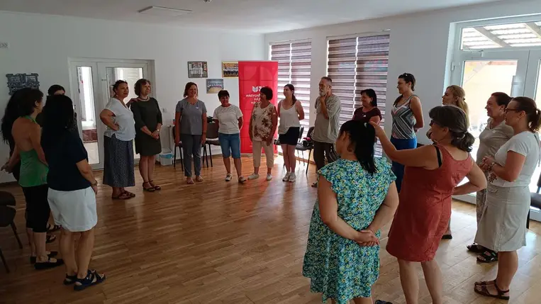 Hagyományok Háza Hálózat: kézműves tábor Visken - Ékszerek, ünnepi dekorációk, játékok. Fotó: Kárpátinfo/Kósa Eszter