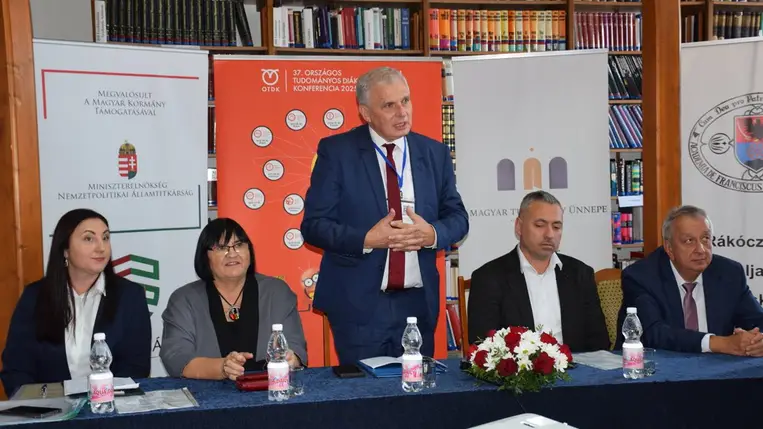 XXI. Fiatal Kárpátaljai Magyar Kutatók Konferenciája a Rákóczi Főiskolán -Tudományos tanácsadás a társadalom szolgálatában. Fotó: Kárpátinfó/ Kovács Erzsébet