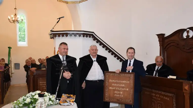 Hálaadó istentisztelet a makkosjánosi református templomban -Krisztus: igazi menedék, oltalom, élet. Fotó: Kárpátinfo/Kovács Elemér