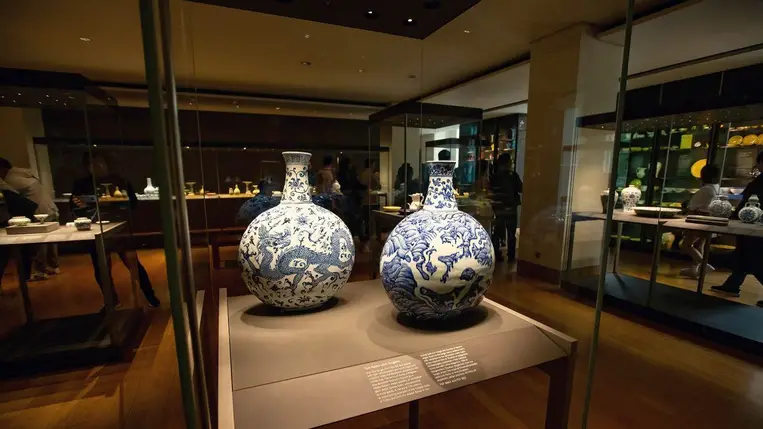 A Percival David Alapítvány kínai kerámiagyűjteményét bemutató 95-ös terem a British Museumban. Fotó Natalia Milko  Shutterstock
