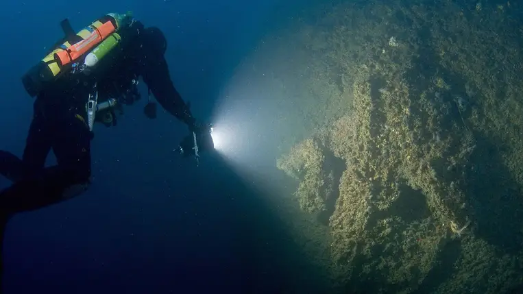 Rejtett kincseket fedeztek fel az ősi hajóroncs expedícióján