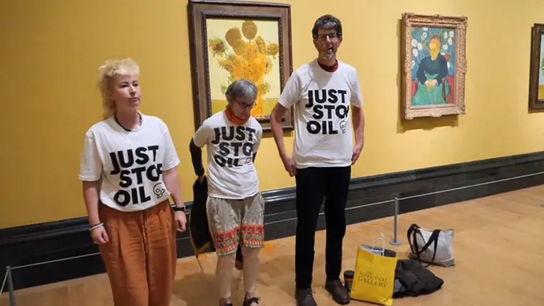 Ismét Vincent van Gogh festményeit rongálták meg Londonban környezetvédelmi aktivisták