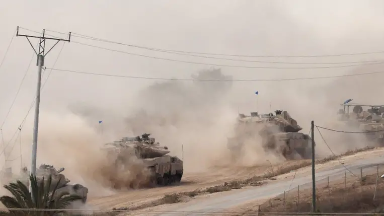 Többen meghaltak egy volt iskolát ért izraeli csapásban a Gázai övezetben. Illusztráció. (Fotó: MTI/EPA/Abir Szultan)